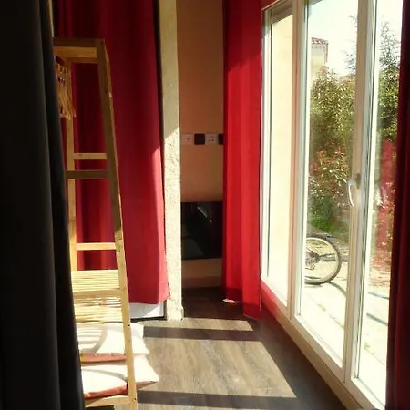 Les Pucines Bis Bas De 29 M2 Luxe Rez De Jardin Climatisation Plein Sud Apartamento *